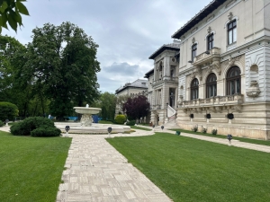Salariile de la Administrația Prezidențială în vremea reformei bugetare. Sporuri pentru condiții vătămătoare de pe statul pe scaune