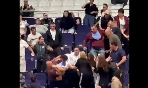 Scene uluitoare la Timișoara! Părinții s-au luat la bătaie în tribune, la un meci de handbal junioare
