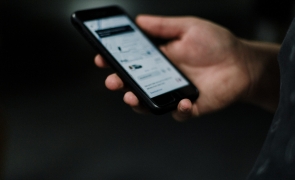 Spaniolii au decis eliminarea roboților telefonici. Consumatorii vor aștepta maxim 3 minute pentru a vorbi o persoană