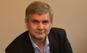 Specialistul în nimic Jurma își expune bazaconiile legate de obligativitatea certificatului verde. Presa plătita se uita la impostor la ca