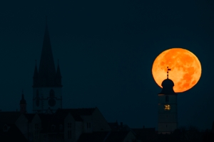 Spectacol pe cer în a treia noapte a anului 2026: Prima superlună. Superstiții legate de 