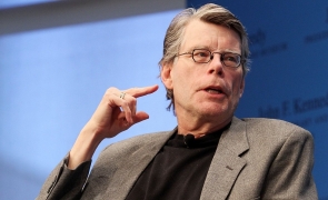 Stephen King a avut o surpriză de proporții dupăfost victima unei farse uriașe: o pretinsă convorbire cu Zelenski!
