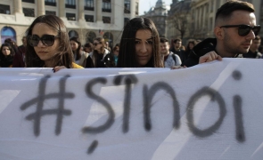 Studenții se duc peste Cîmpeanu și Ciucă cu cozonac cu rahat nemulțumiți de banii alocați Educației: