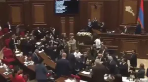 Super-bătaie în Parlamentul din Armenia: scene desprinse din filmele lui Jackie Chan VIDEO