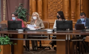 Super-imunitatea judecătorilor Curții Constituționale. Ei vor putea fi anchetați doar de Parchetul General șii numai după ce colegii lor vor încuviința!
