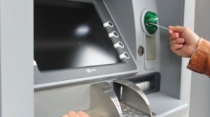 Taxarea tuturor tranzacțiilor financiare din România - de la cumpărat pâine la cumpărat case - soluție discutată la Cotroceni pentru umplerea găurii din buget