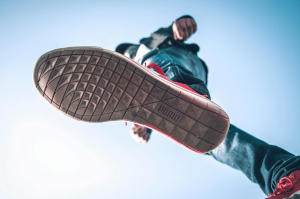 Tendințe în mișcare: cum alegi încălțămintea potrivită pentru un stil activ

