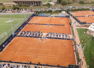 TENIS DE CLASĂ...GRATUIT!
