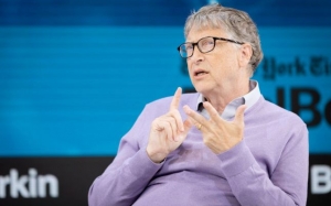 Teoria conspirației? Ce smartphone preferă Bill Gates dintre iPhone şi Android