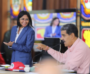 The Telegraph: Delcy Rodríguez, mâna dreaptă a lui Maduro, l-a servit americanilor pe tavă pe dictator. Ea a negociat în secret la Doha cu emisarii lui Trump
