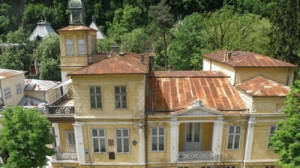 Tiganii au furat acoperișul din cupru al vilei din Herculane în care a locuit împărăteasa Elisabeta 