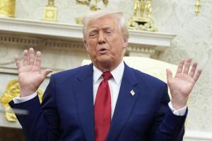 Trump ia în calcul încheierea operațiunii din Iran. S-a încercat lovirea cu rachete balistice a unei baze militare americane aflate la 4.000 de kilometri distanță
