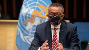 Tulpina sud-africana, extrema urgență! Expertii OMS iau masuri de luptă cu varianta de 4 ori mai contagioasa si care anuleaza vaccinarea de pana acum!