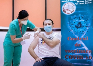 Tupeul lui SuperVax - Cîțu spune că nu are nicio vină pentru risipa cu vaccinurile anti-Covid: