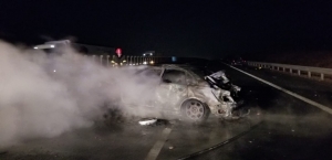 Un copil de 3 ani a decedat pe loc in urma unui accident pe A1 provocat de un tanar fara permis de conducere. Bilanț: doi morti si cinci raniti