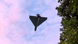 Un sătean din Vrancea s-a trezit cu o dronă militară prăbușită în curte. Ce spun autoritățile