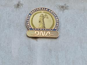 Unde-i șpagă nu etaxă! Un inspector ANAF a fost inculpat de DNA pentru că a cerut șpagă un milion de euro unui om de afaceri