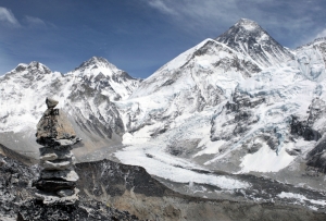 Vârful Everest a început să crească brusc: Care ar putea fi explicația acestui fenomen fascinant