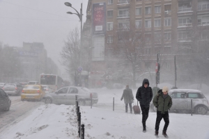 Vine iarna grea! Informare meteo de ultimă oră: Vreme rece, ninsori, polei şi vânt