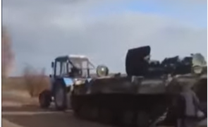 Viral: Romii din Ucraina fură un tanc rusesc cu un tractor! VIDEO