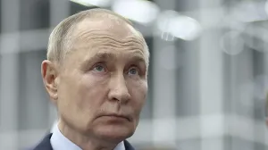 Vladimir Putin trăiește complet în lumea lui. Din 2011 vizionează știri create doar pentru el, rupte de realitate
