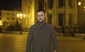Volodimir Zelenski se folosește de război pentru a interzice presa care nu este de acord cu el!