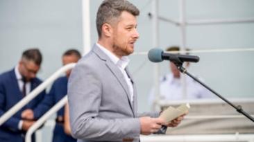 Șeful Monetăriei, întrebat de ce câștigă dublu față de președintele României: „Am familie, am copil"