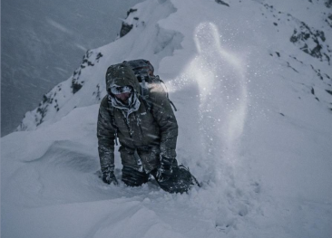 „Factorul celui de-al Treilea Om": Fenomen misterios raportat de alpiniști, exploratori polari și supraviețuitori ai naufragiilor
