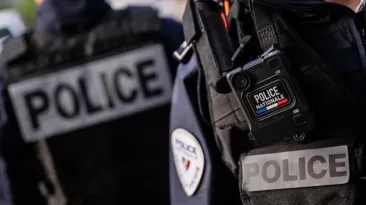 Abia acum încep problemele grave pentru Franța: Polițiștii se revoltă, în plin val de proteste. Risc major pentru statul francez
