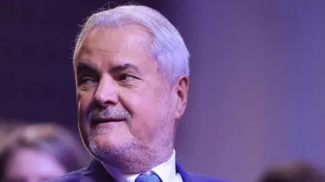 Adrian Năstase dezvăluie băieții deștepți din energie: Prosumatorii sunt investitori. Statul îi tratează ca pe consumatori
