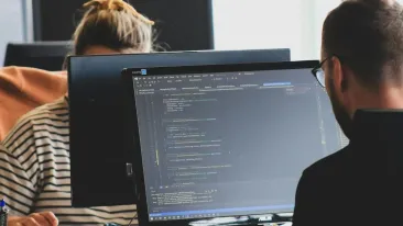 AI îi termină pe angajați. Cercetătorii au numit această stare „epuizare cerebrală artificială"