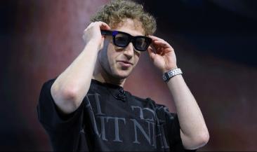 AI Sex: Meta, acuzată că ar fi descărcat mii de filme pentru adulți pentru a-și antrena Inteligenta Artificială
 AI Sex: Meta, acuzată că ar fi descărcat mii de filme pentru adulți pentru a-și antrena Inteligenta Artificială