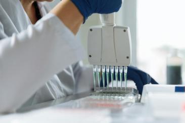 AI-ul a găsit un „semnal" ascuns în ADN care apare în 60% dintre genele umane
