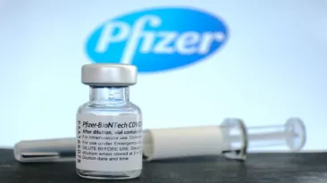 Alexandru Nazare caută ieșirea pentru plata facturii vaccinurilor Pfizer: „Marjele sunt foarte mici"