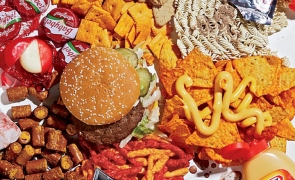 Alimente care te distrug în 5 zile. Pas cu pas ce se întâmplă în corpul tău când alegi junk food