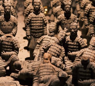 Amprente vechi de 2.200 de ani dezvăluie cine ar fi construit misterioasa Armată de Teracotă a Chinei
