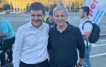 AUR acuză că premierul desemnat este un proxy a lui Dacian Cioloș. "Acesta este autorul propunerii ca Luca Niculescu să fie Premierul României"
