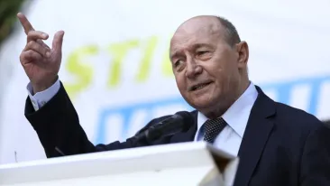 Băsescu: „Trebuie negociat cu ucrainenii să nu se mai joace cu dronele". Fostul președinte critică achizițiile Armatei
