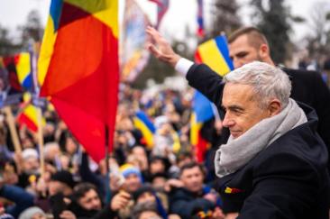 Călin Georgescu, pe urmele lui Mihai Viteazul, la târgul din Călugăreni: "Încă se mai aude vuietul marii bătălii. Suntem neam de voievozi, nu neam de slugi. Nu ne vindem!"
