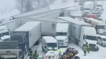 Carambol uriaș pe o autostradă din SUA - Au fost implicate peste o sută de mașini
