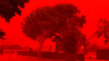 Cerul Australiei s-a colorat într-un roșu aprins, făcând totul să arate ca într-un film despre sfârșitul lumii
