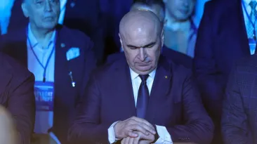 Culisele întâlnirilor dintre Ilie Bolojan și George Simion, dar și cu "sforarul" AUR

