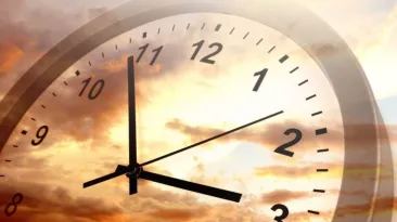 Cum s-a stabilit ca ora să aibă 60 de minute. Au încercat modificarea acestei reguli dar fără succes
