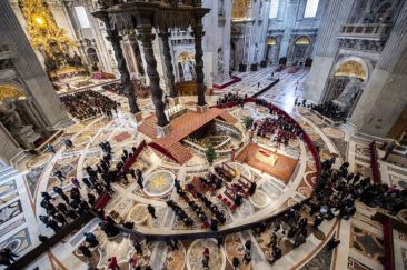 De ce crede lumea despre Papa Negru de la Vatican și Nobilimea neagră de la Roma că de fapt la conducerea Imperiilor Occidentale