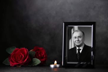 Decizie luată de Patriarhia Română: Cine va oficia slujba lui Ion Iliescu