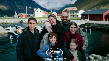 Demi Moore despre Cristian Mungiu - Drumul către Oscar: Cannes, punctul de plecare al cursei pentru premii. Filmul "Fjord" a câștigat Trofeul Palme d'Or