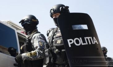Doi membri ai clanului Cârpaci care au obligat un bărbat să doneze un rinichi, prinși de polițiști
