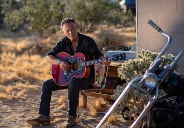 Donald Trump a spus că Bruce Springsteen „nu este talentat, doar un idiot insistent și enervant", după ce vedeta rock l-a criticat într-un spectacol recent

