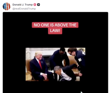 Donald Trump îi parodiază pe soții Barack și Michelle Obama: Filmuleț în care apar ca niște maimuțe VIDEO