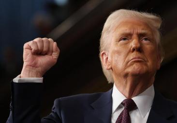Donald Trump proclamă controlul total al SUA asupra Strâmtorii Ormuz și colapsul complet al Iranului. "Slavă lui Allah!"
